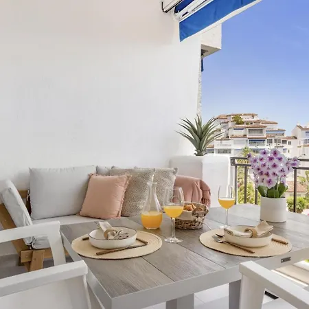 Estudio Medina Garden 232