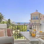 Estudio Medina Garden 232