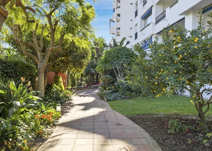 Estudio Medina Garden 232